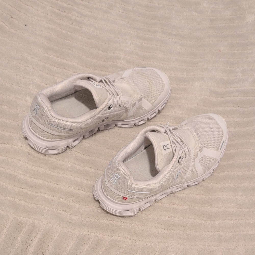 On Cloud 6 Running Women's Sneakers in White
